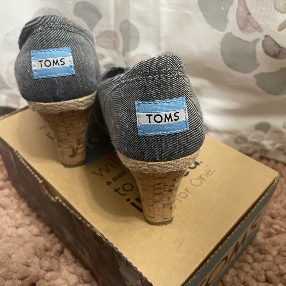 Toms Gray Wedges